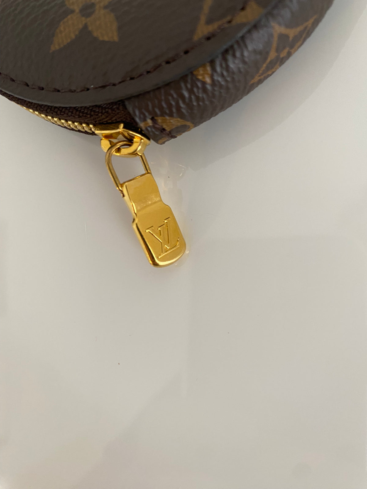 LV Cosmetic Pouch Gm / DIY and Review 